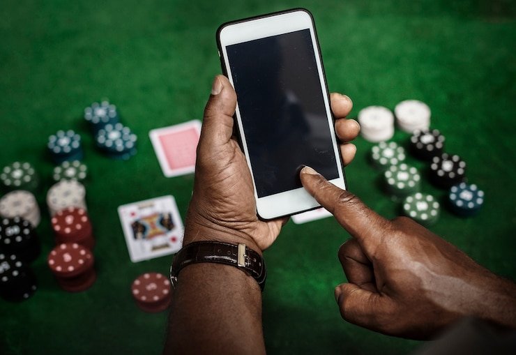 Tampilan permainan Lucky Neko di hola slot dengan simbol kucing beruntung dan desain Asia yang cerah